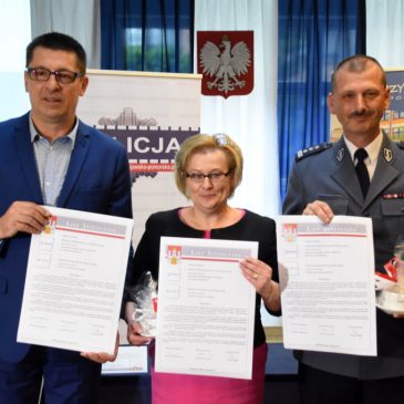 Baczyński i policja podpisali umowę